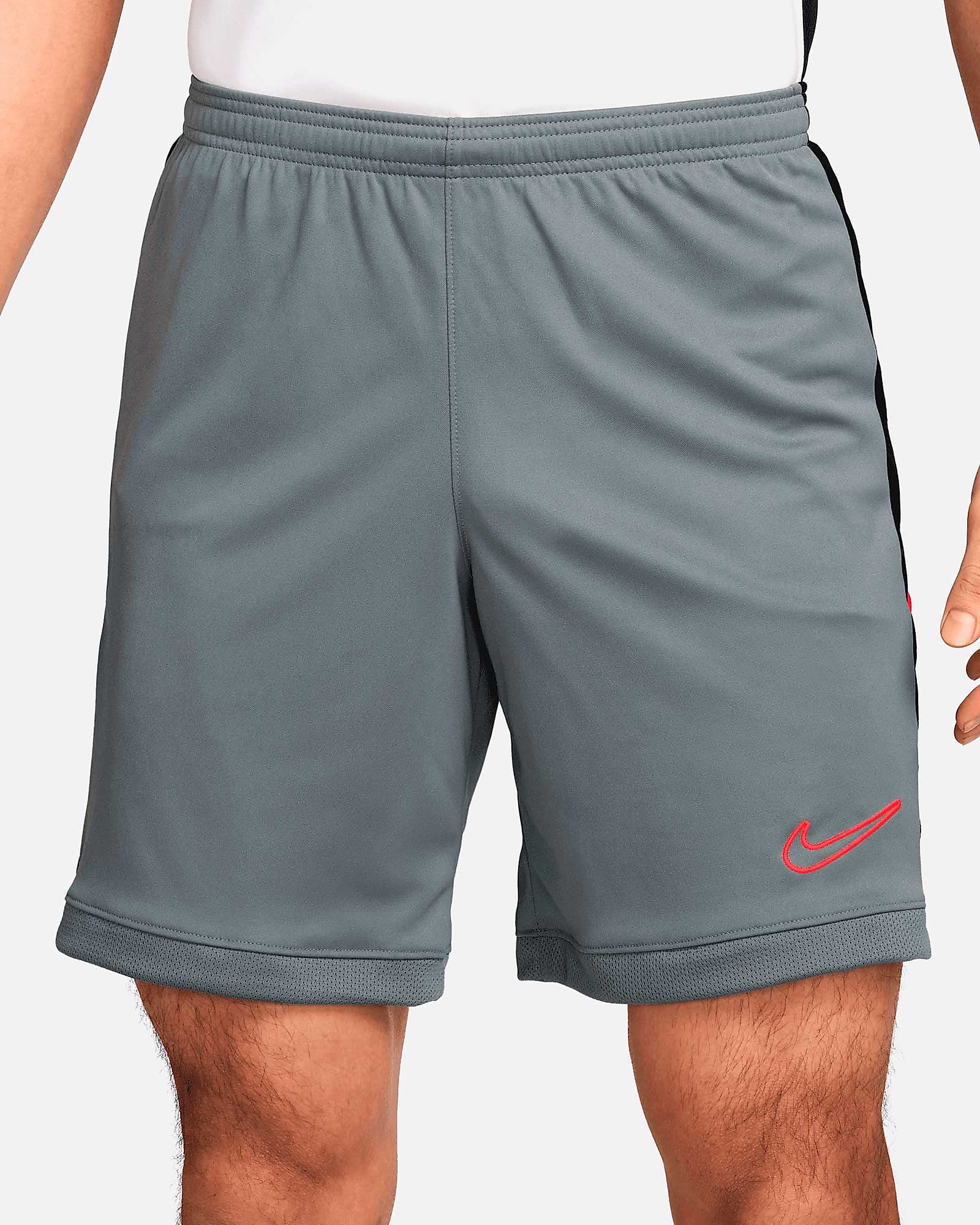Pantalón corto de entrenamiento de fútbol Nike Academy Dri-FIT