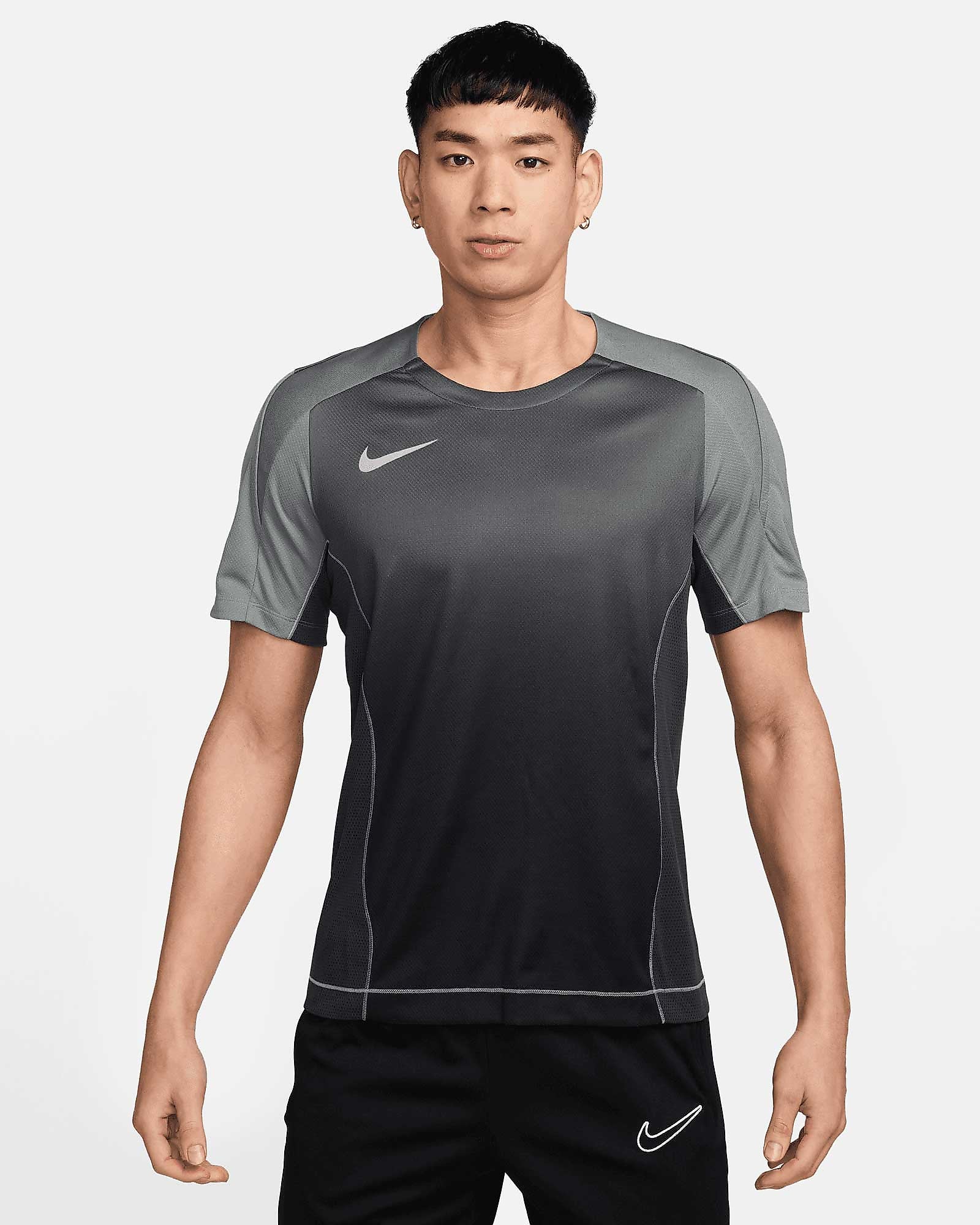 Camiseta Nike Strike+