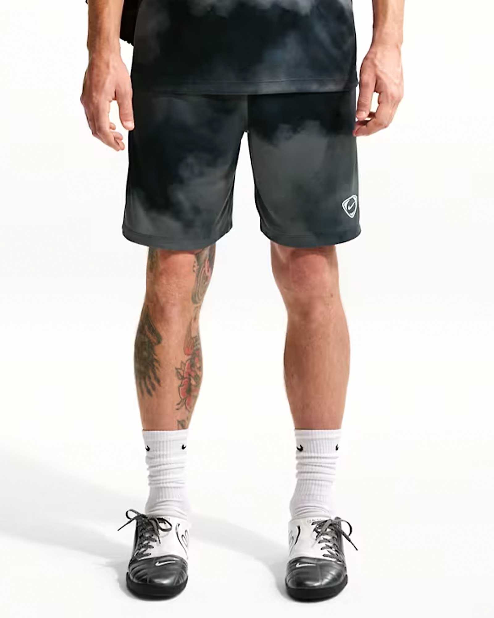 Pantalón corto de entrenamiento de fútbol Nike Academy+ Dri-FIT