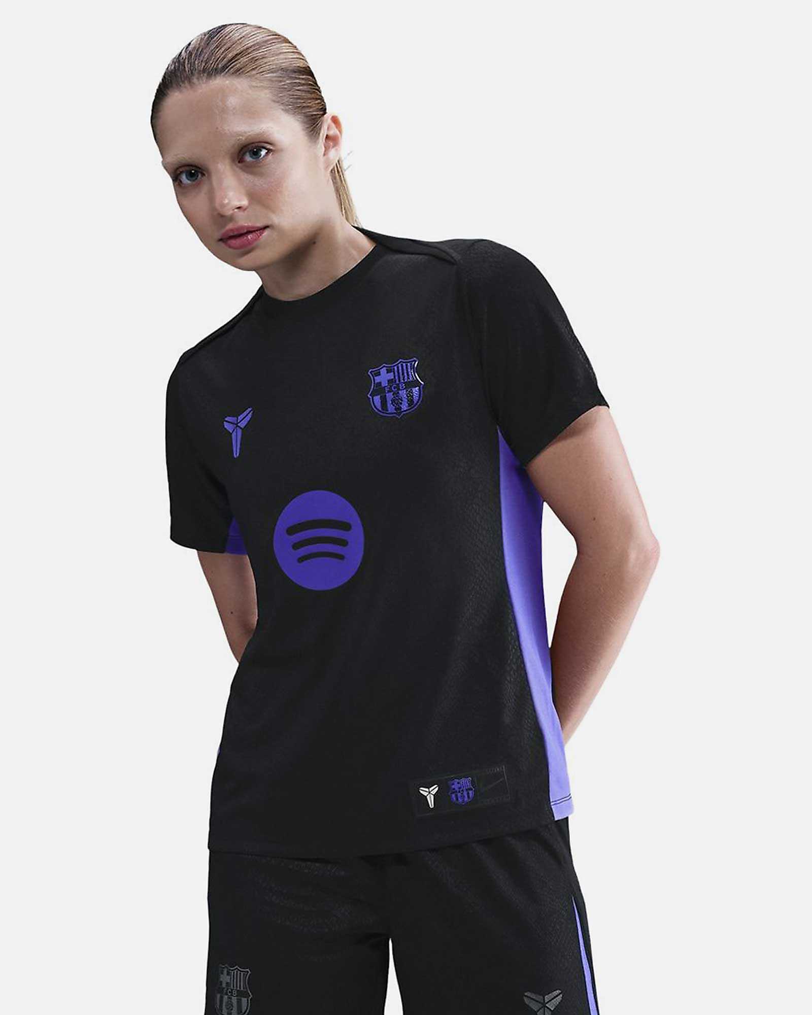 Camiseta de fútbol de manga corta para antes del partido Kobe Dri-FIT - Mujer