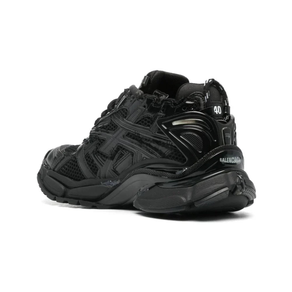 TRACK RUNNER BLACK
