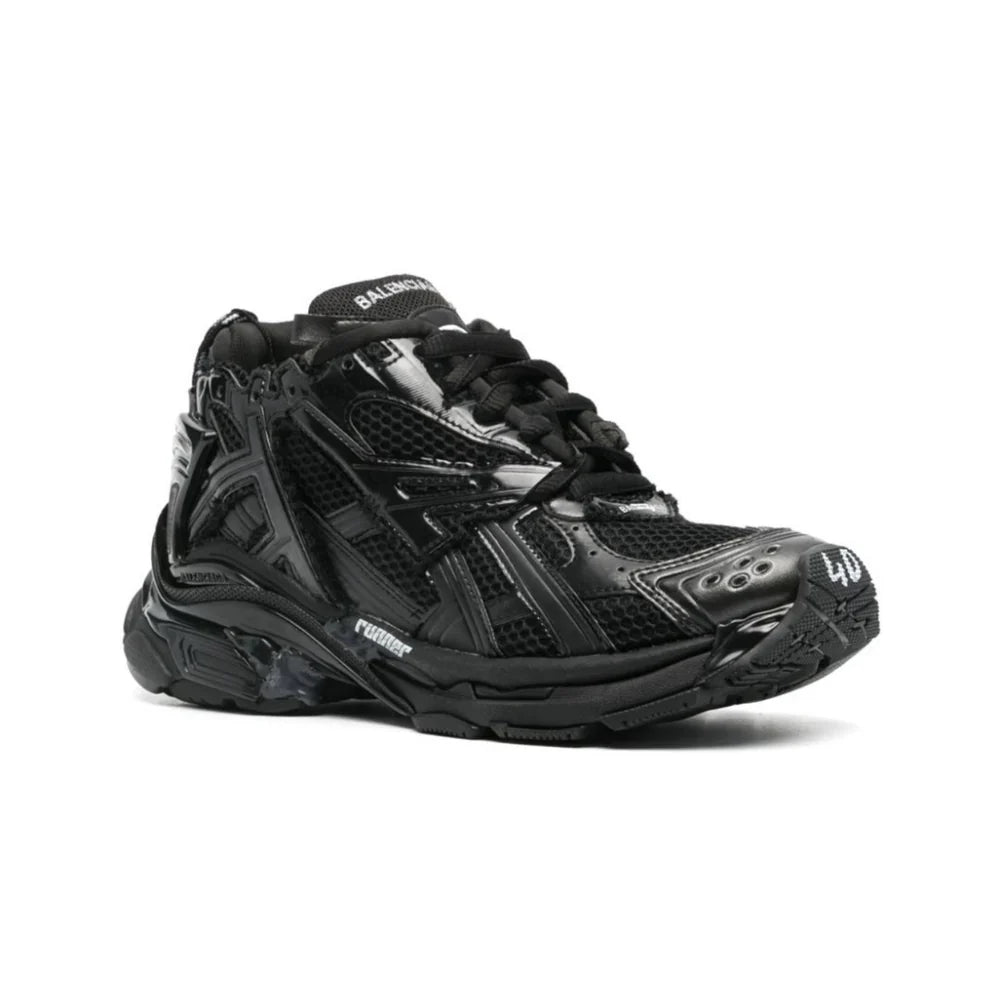 TRACK RUNNER BLACK