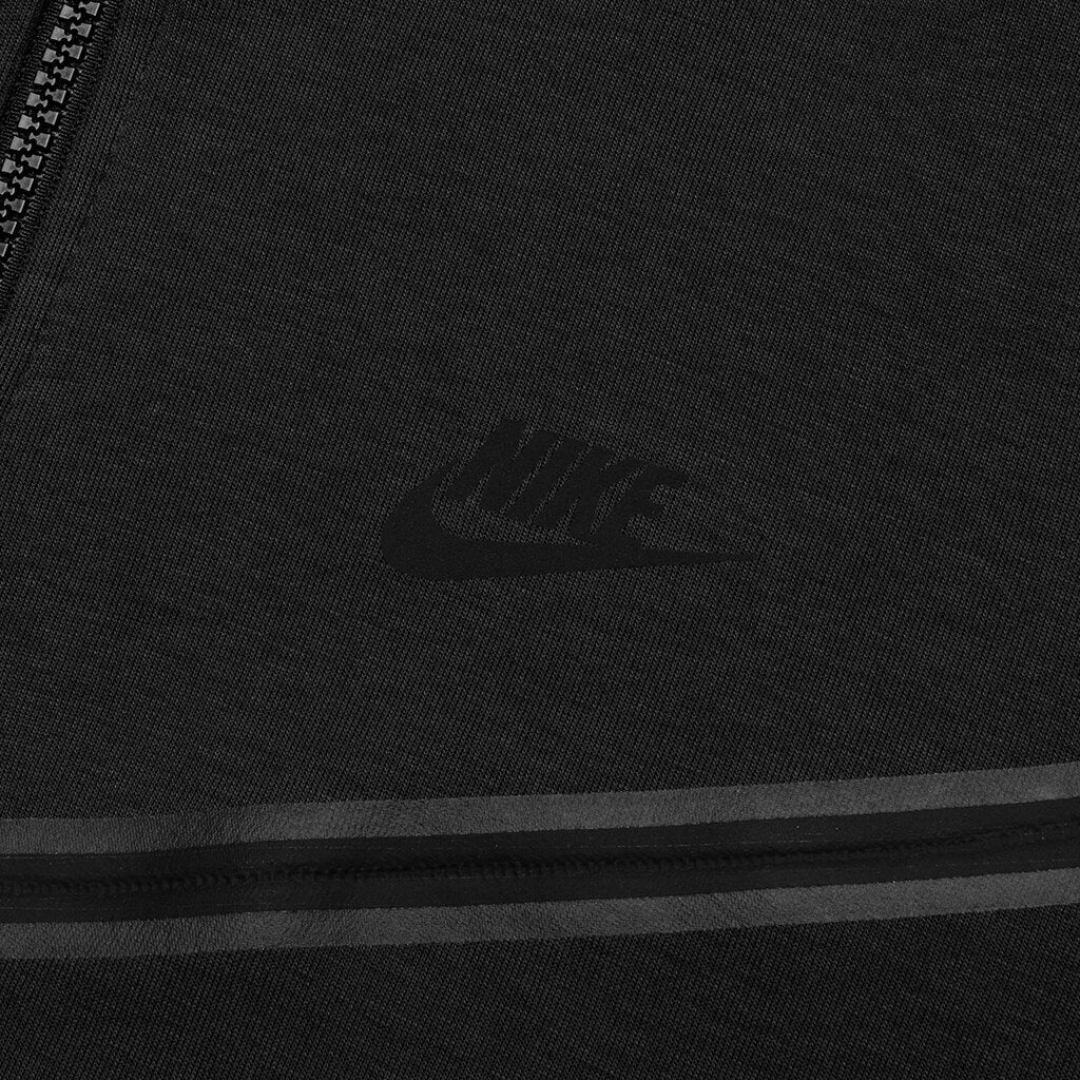 TECH TRIPLE BLACKTRACKSUIT