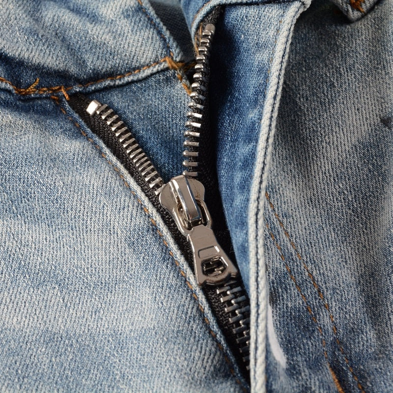 STAINED JEANS