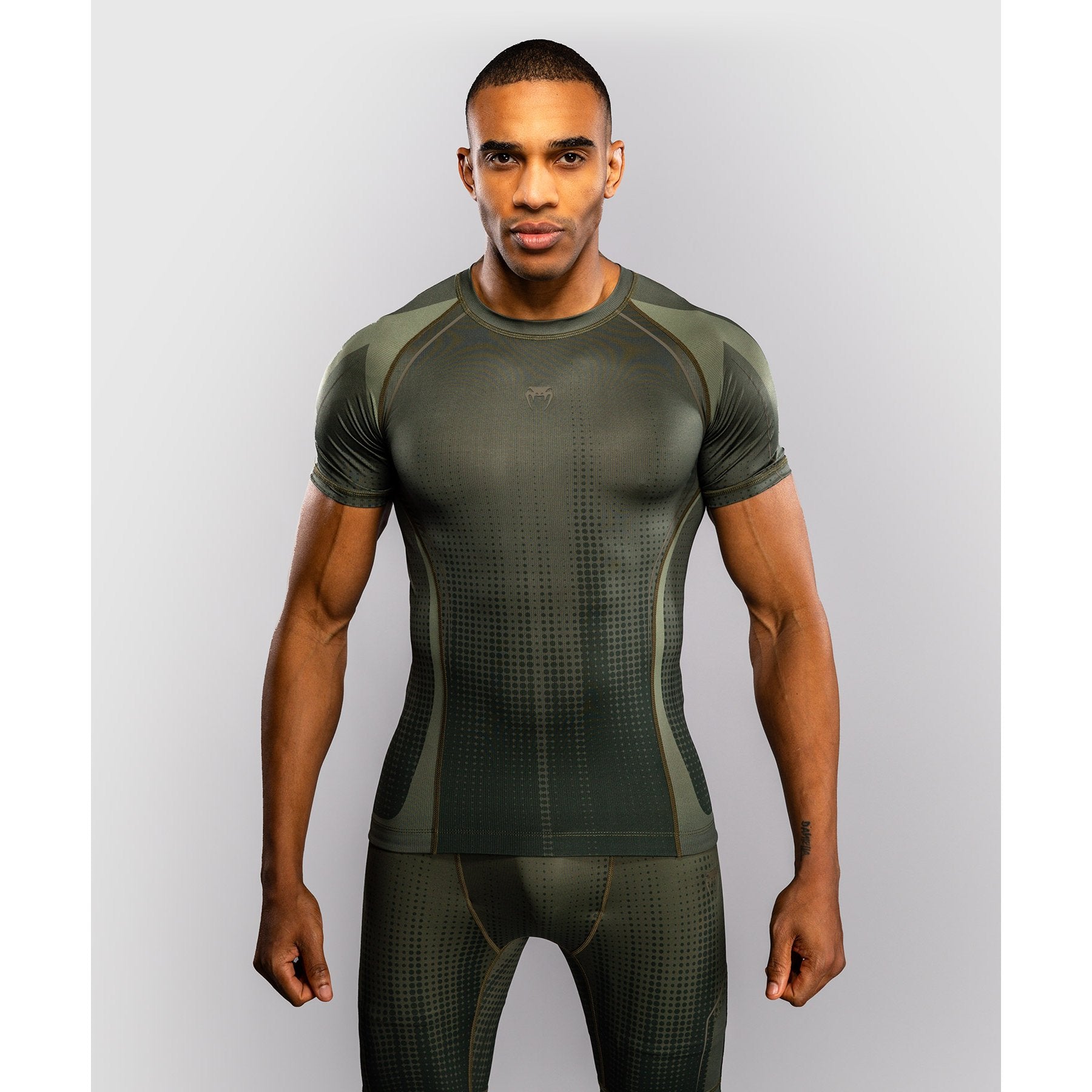 Venum Stealth SS Rashguard Black-White
